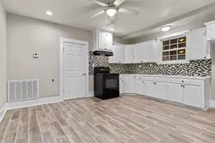 805 W Green St, Palestine, TX 75801 - Photo 8