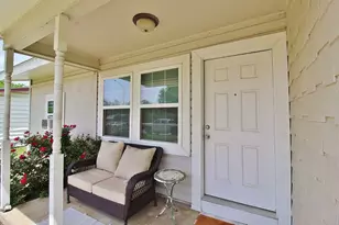 911 E Lovers Ln, Arlington, TX 76010 - Photo 2