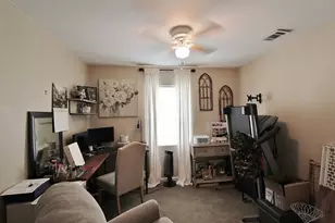 911 E Lovers Ln, Arlington, TX 76010 - Photo 10