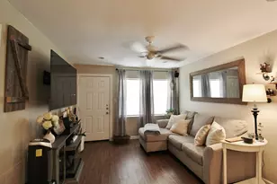 911 E Lovers Ln, Arlington, TX 76010 - Photo 4