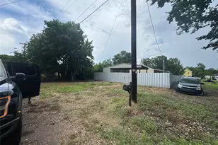 410 N Douglas St, Mart, TX 76664 - Photo 24