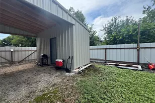 410 N Douglas St, Mart, TX 76664 - Photo 20