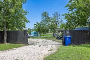 2620 Vine St, Brownwood, TX 76801 - Photo 26