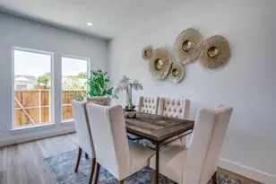 5613 Woodlands Dr, The Colony, TX 75056 - Photo 14