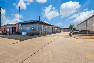 10820 C F Hawn Freeway #140, Dallas, TX 75217 - Photo 2