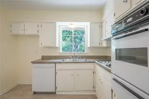 11323 Lanewood Cir, Dallas, TX 75218 - Photo 10