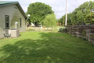 402 Cleveland St, Bailey, TX 75452 - Photo 16