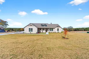 400 Hayden Faith Ct, Springtown, TX 76082 - Photo 2