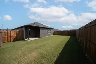 2526 Hawkins St, Anna, TX 75409 - Photo 2