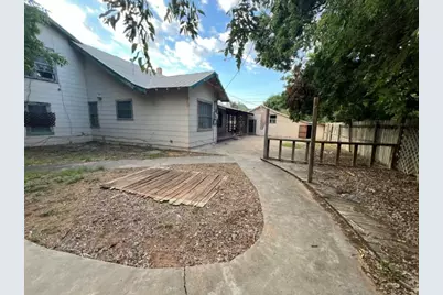 1828 Houston Street, Vernon, TX 76384 - Photo 6