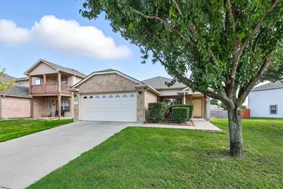 1101 Castle Top Drive, Fort Worth, TX 76052 - Photo 4