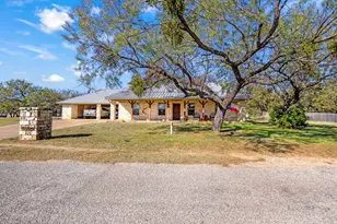 2702 Sky Harbour Dr, Granbury, TX 76049 - Photo 6