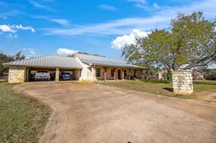 2702 Sky Harbour Dr, Granbury, TX 76049 - Photo 8