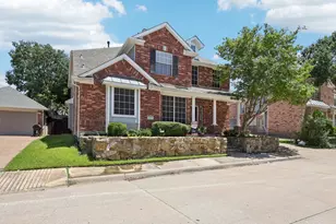 458 Richmond St, Irving, TX 75063 - Photo 2
