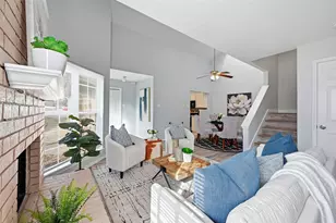 116 Main Pl, Euless, TX 76040 - Photo 1