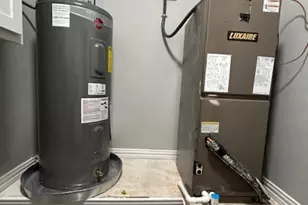 406 E Bonham St, Tom Bean, TX 75491 - Photo 16