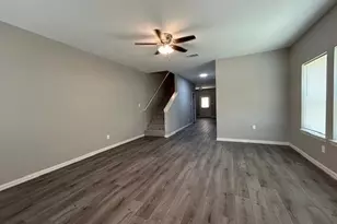 406 E Bonham St, Tom Bean, TX 75491 - Photo 8