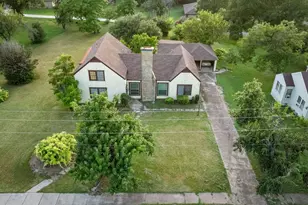 701 5th St, Honey Grove, TX 75446 - Photo 2