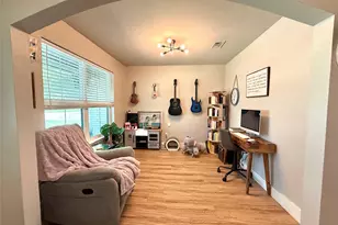 2501 Shady Grove Dr, Bedford, TX 76021 - Photo 4