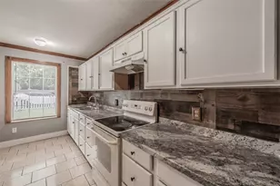 312 N Wood St, Cleburne, TX 76033 - Photo 12