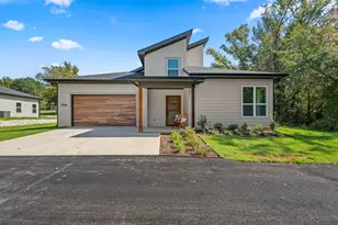 1106 S Main St, Lindale, TX 75771 - Photo 1