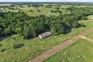 405 Hemby Wy, Bonham, TX 75418 - Photo 4