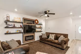 118 Channelview Dr, Trinidad, TX 75163 - Photo 2