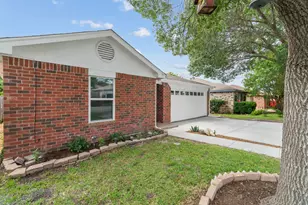 10105 Lone Eagle Dr, Fort Worth, TX 76108 - Photo 4