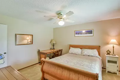 300 Saddleview Court, Granbury, TX 76048 - Photo 16