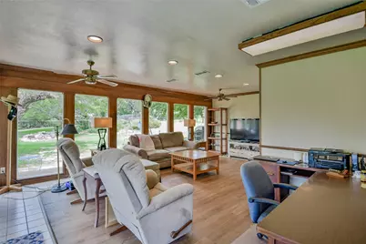 300 Saddleview Court, Granbury, TX 76048 - Photo 10