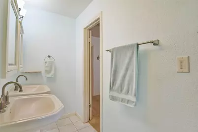 300 Saddleview Court, Granbury, TX 76048 - Photo 22