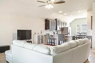 529 Lela Cir, Keene, TX 76059 - Photo 6