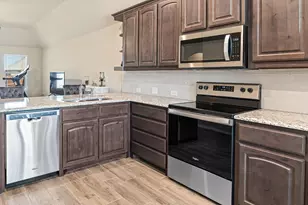 529 Lela Cir, Keene, TX 76059 - Photo 8