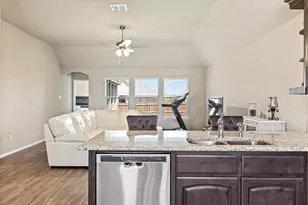529 Lela Cir, Keene, TX 76059 - Photo 14