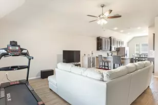 529 Lela Cir, Keene, TX 76059 - Photo 4
