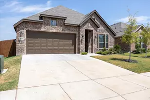 529 Lela Cir, Keene, TX 76059 - Photo 4