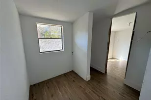 125 W Crawford St, Mingus, TX 76463 - Photo 8