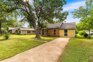 1126 W 7th St, McGregor, TX 76657 - Photo 4