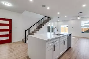 2433 Jeffries St, Dallas, TX 75215 - Photo 2