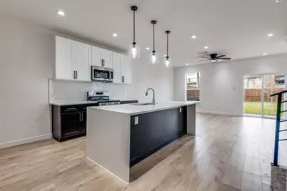 2414 Merlin Street, Dallas, TX 75215 - Photo 2