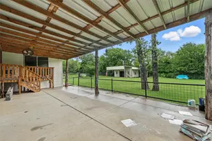 525 Surrey Ln, Burleson, TX 76028 - Photo 12