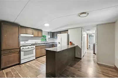 525 Surrey Lane, Burleson, TX 76028 - Photo 4