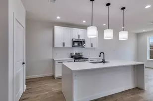 2427 Merlin St, Dallas, TX 75215 - Photo 2