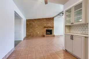 8621 Grenadier Dr, Dallas, TX 75238 - Photo 8