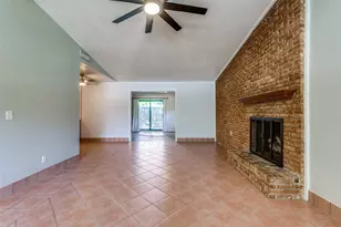 8621 Grenadier Dr, Dallas, TX 75238 - Photo 6