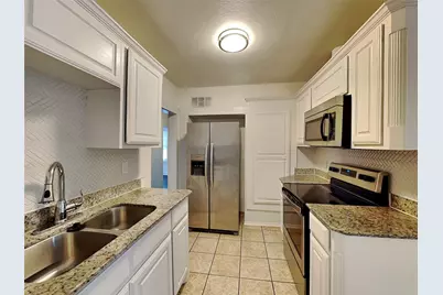 2911 Ryan Avenue, Fort Worth, TX 76110 - Photo 4