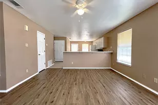 1023 Fannin St, Denton, TX 76201 - Photo 4