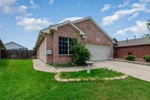 6337 Geneva Ln, Fort Worth, TX 76131 - Photo 2
