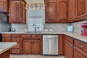 2215 Red Hawk Ln, Euless, TX 76039 - Photo 18