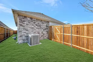 1033 Western Hls Dr, Crowley, TX 76036 - Photo 36